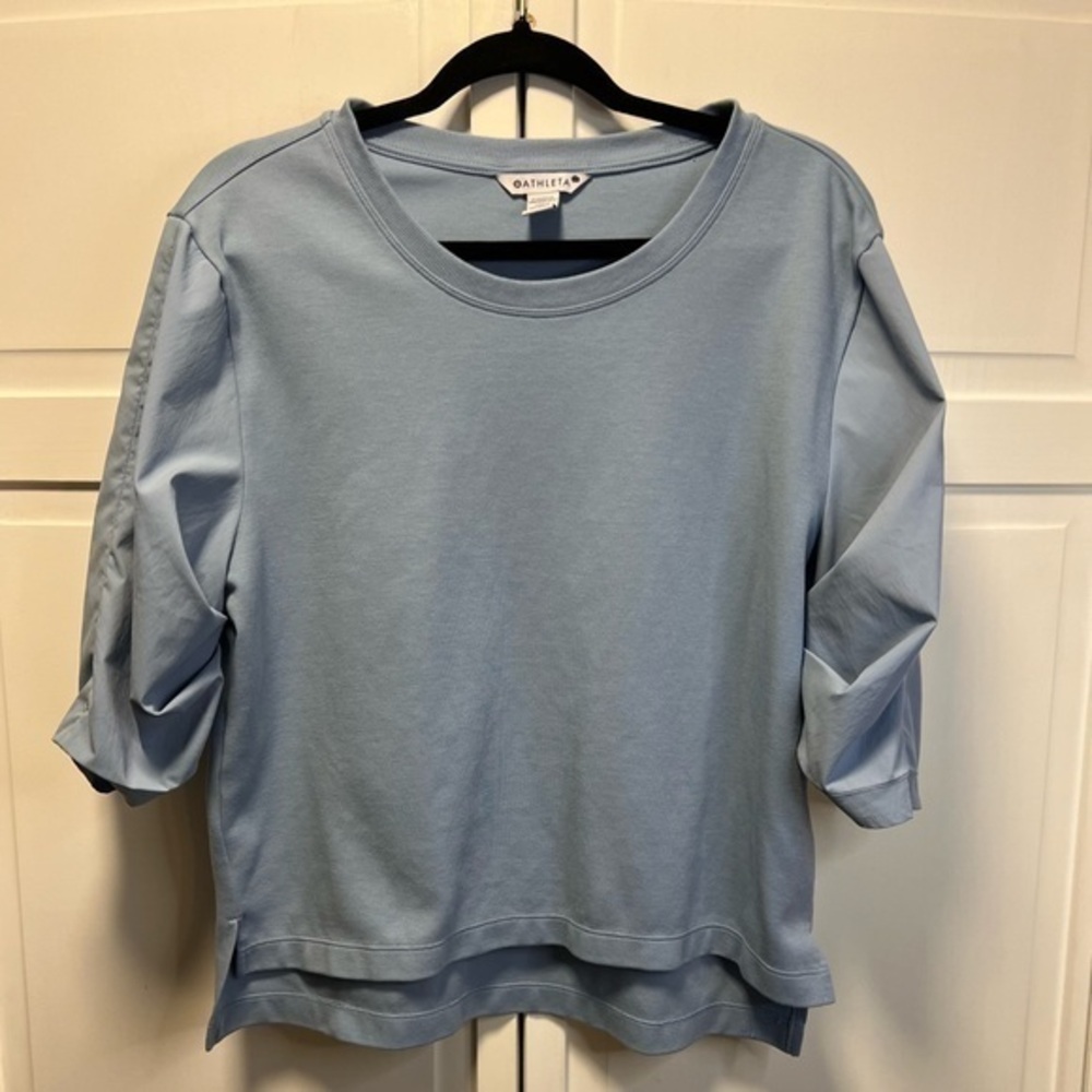 Athleta Harlow Hybrid T-Shirt Size Women's Small Color Heron Blue